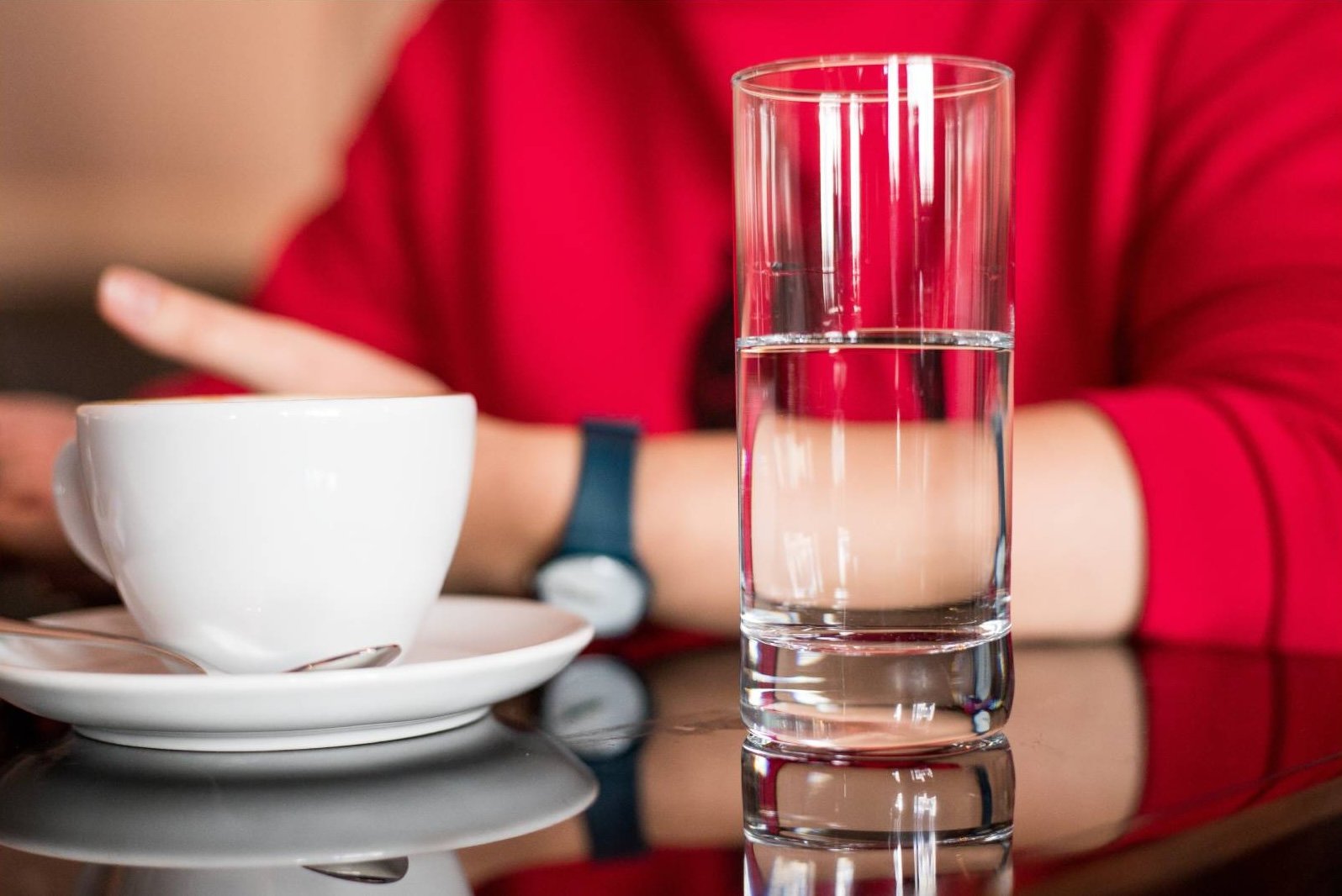 ¿Puede tu café diario ayudarte a vivir más? Investigaciones apuntan a beneficios para la salud del corazón